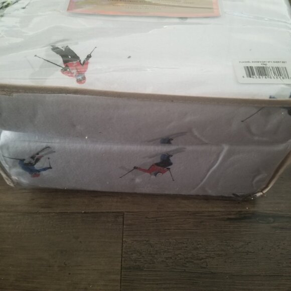 Okanagan Trail Flannel 100% Cotton 4 piece Sheet Set (King) - Snowy Day - Picture 7 of 11